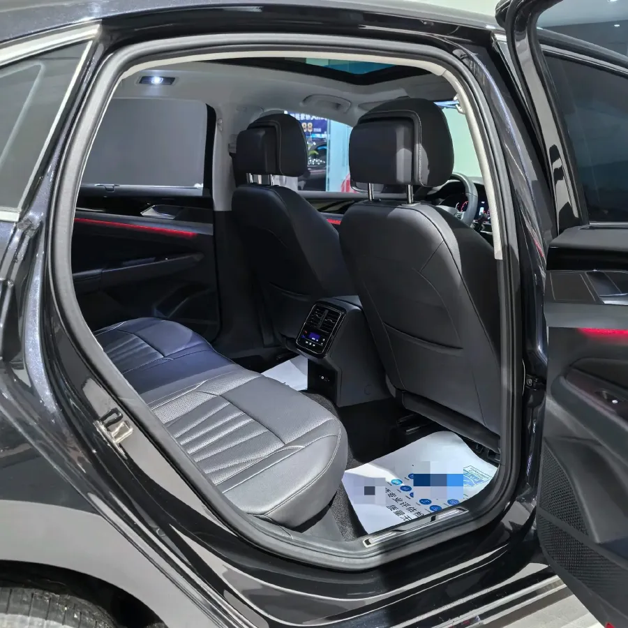 2025 Volkswagen Passat 2.0T 220HP L4 7DCT,autocango,china used car exporter,china ev exporter,chinese used car exporter,chinese used ev exporter