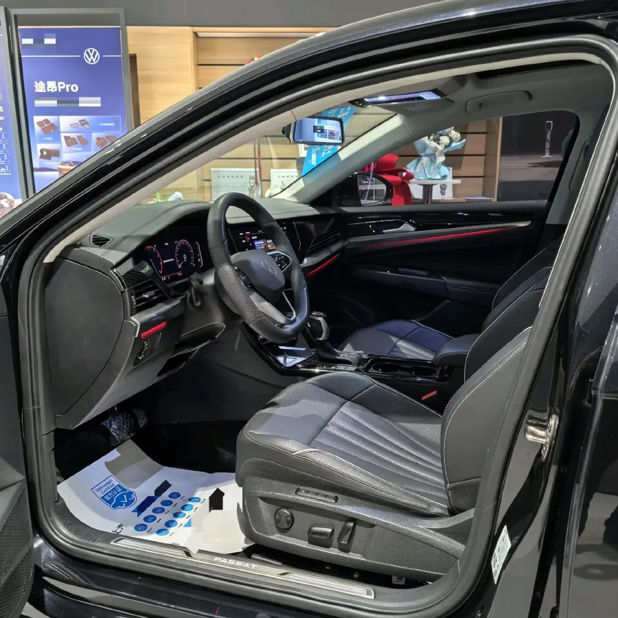 2025 Volkswagen Passat 2.0T 220HP L4 7DCT,autocango,china used car exporter,china ev exporter,chinese used car exporter,chinese used ev exporter