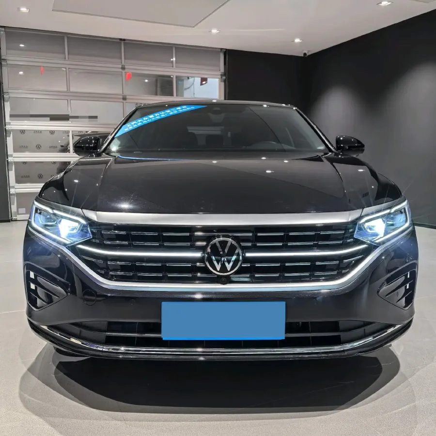 2025 Volkswagen Passat 2.0T 220HP L4 7DCT,autocango,china used car exporter,china ev exporter,chinese used car exporter,chinese used ev exporter