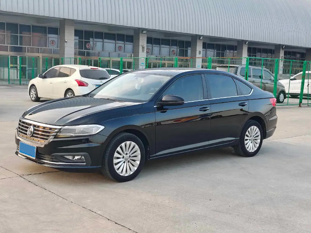 2019 Volkswagen Sagitar 1.2T 116HP L4 7DCT