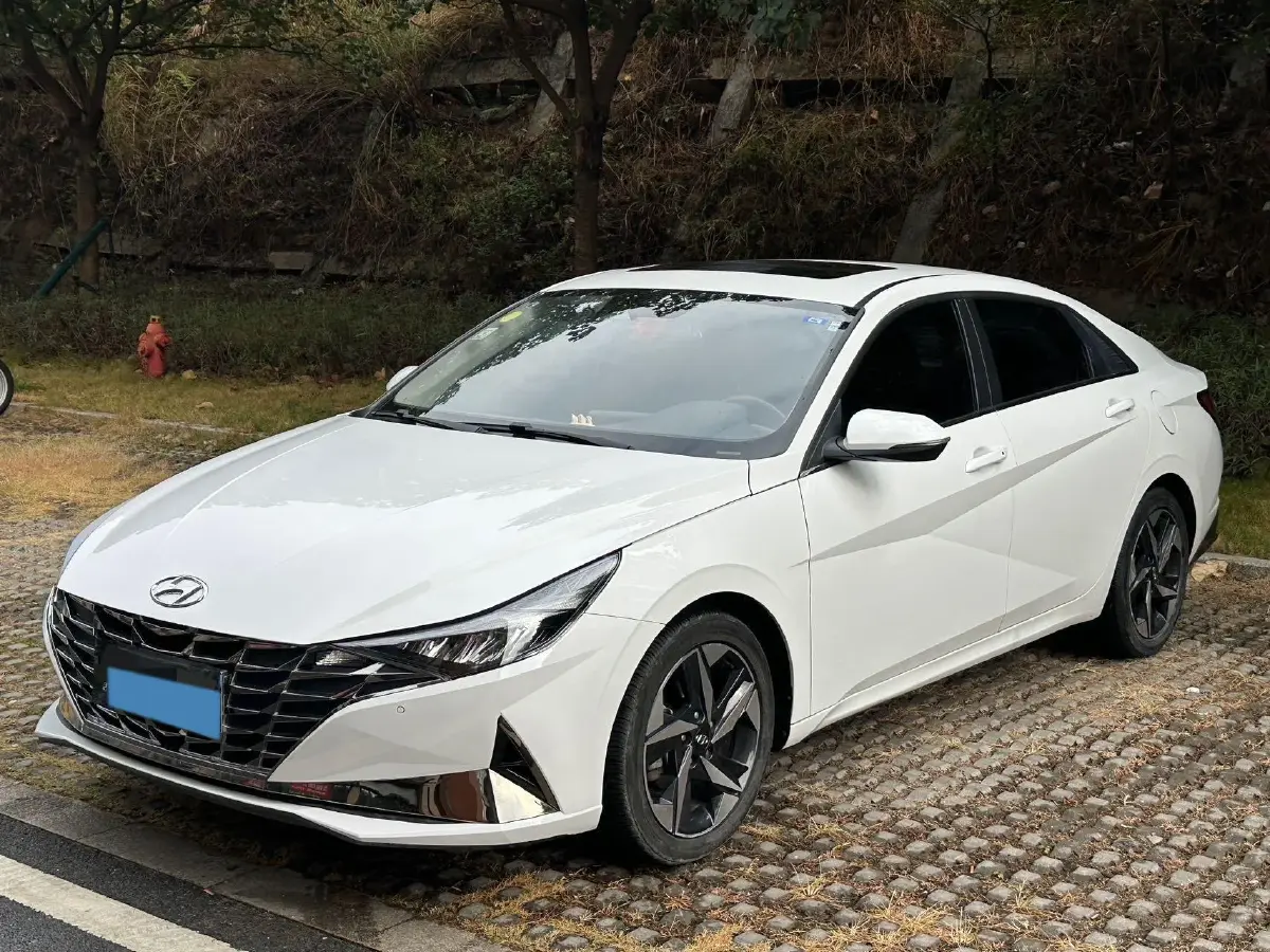 2021 Hyundai Elantra 1.5L 115HP L4 CVT