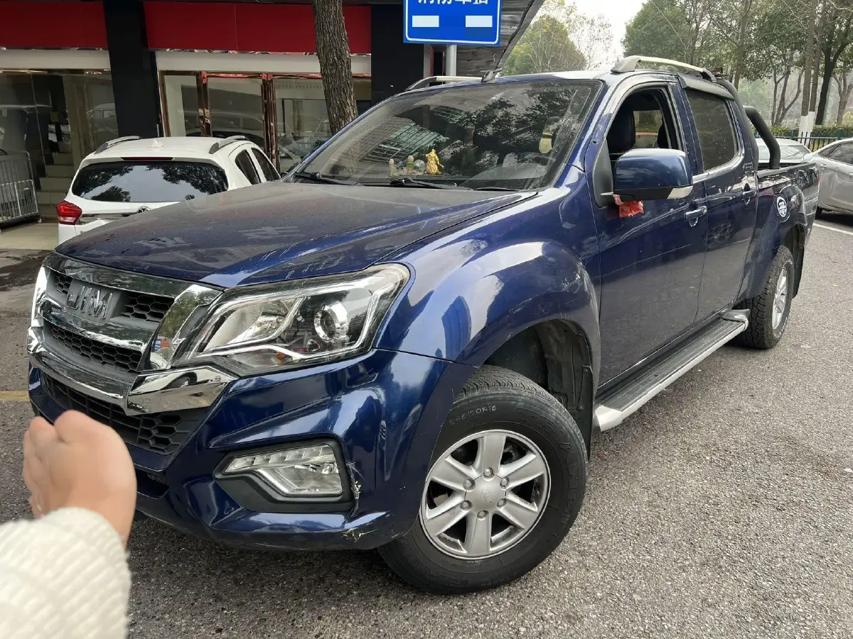 2022 Isuzu RE-MAX Jim 2.8T 120HP L4 5MT