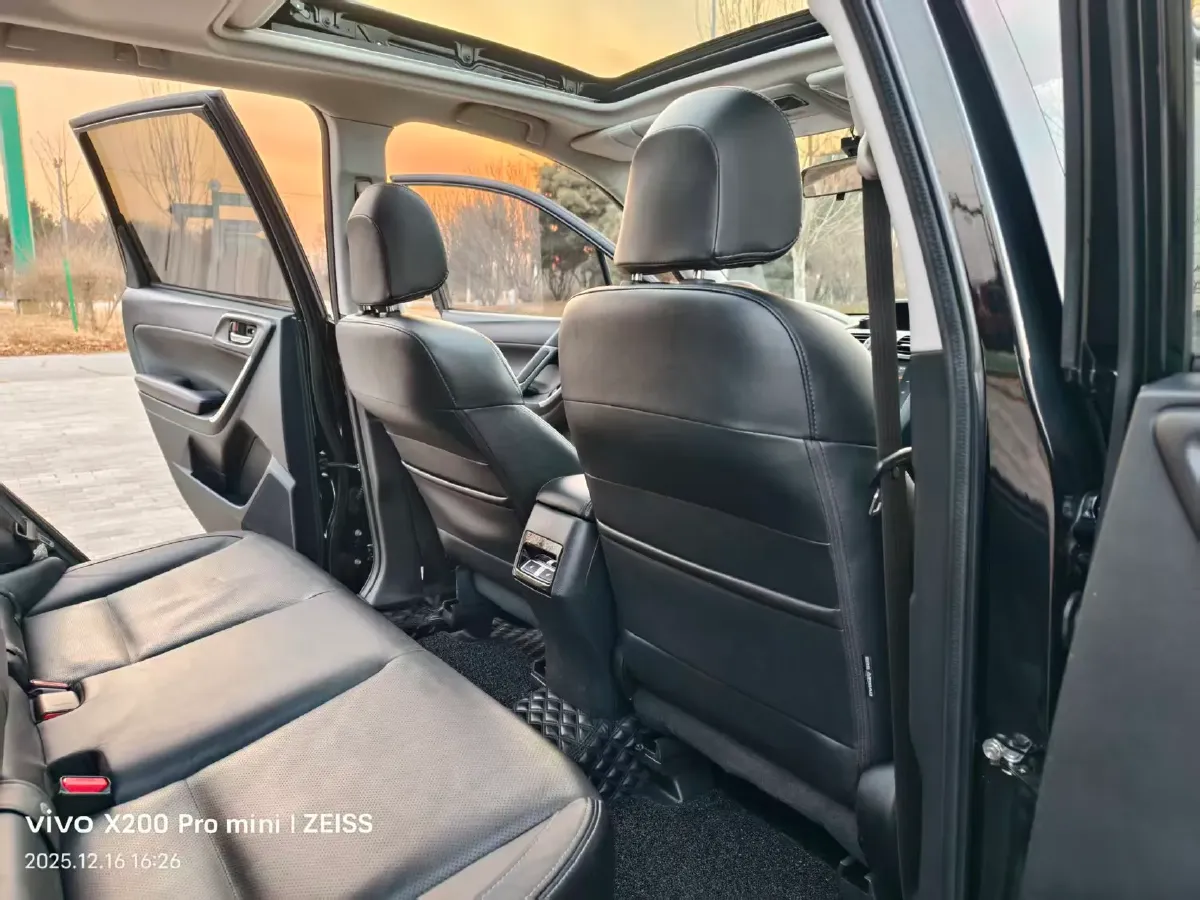 2018 Jeep Commander 2.0T 234HP L4 9AT,autocango,china used car exporter,china ev exporter,chinese used car exporter,chinese used ev exporter