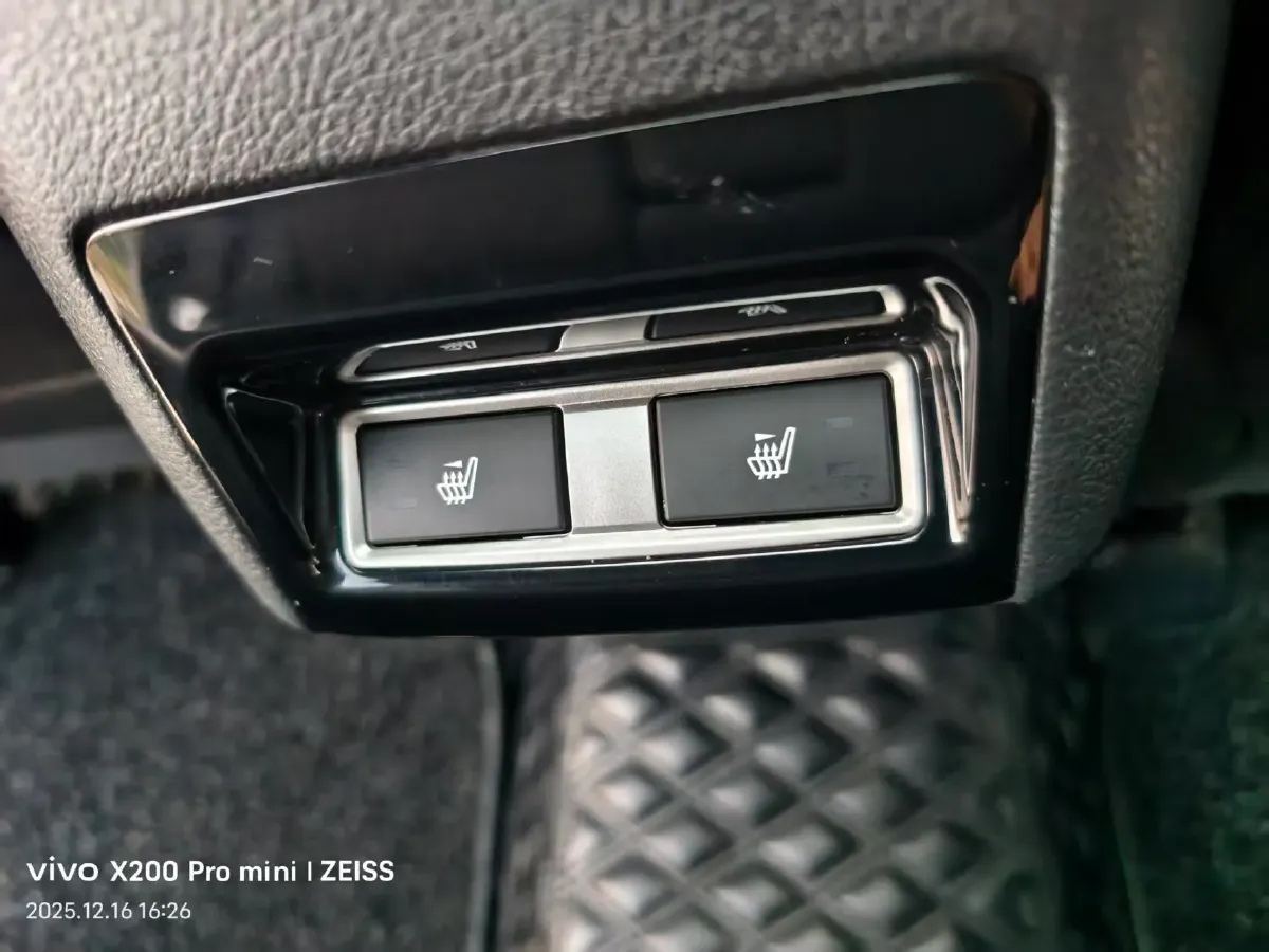 2018 Jeep Commander 2.0T 234HP L4 9AT,autocango,china used car exporter,china ev exporter,chinese used car exporter,chinese used ev exporter