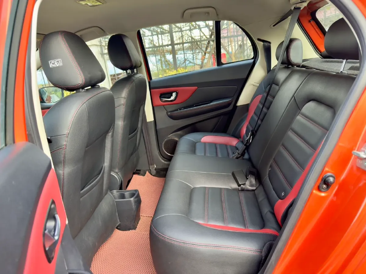 2015 Soueast V6 1.5L 120HP L4 5MT,autocango,china used car exporter,china ev exporter,chinese used car exporter,chinese used ev exporter