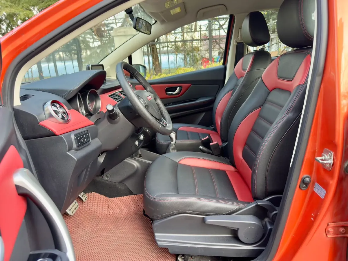 2015 Soueast V6 1.5L 120HP L4 5MT,autocango,china used car exporter,china ev exporter,chinese used car exporter,chinese used ev exporter