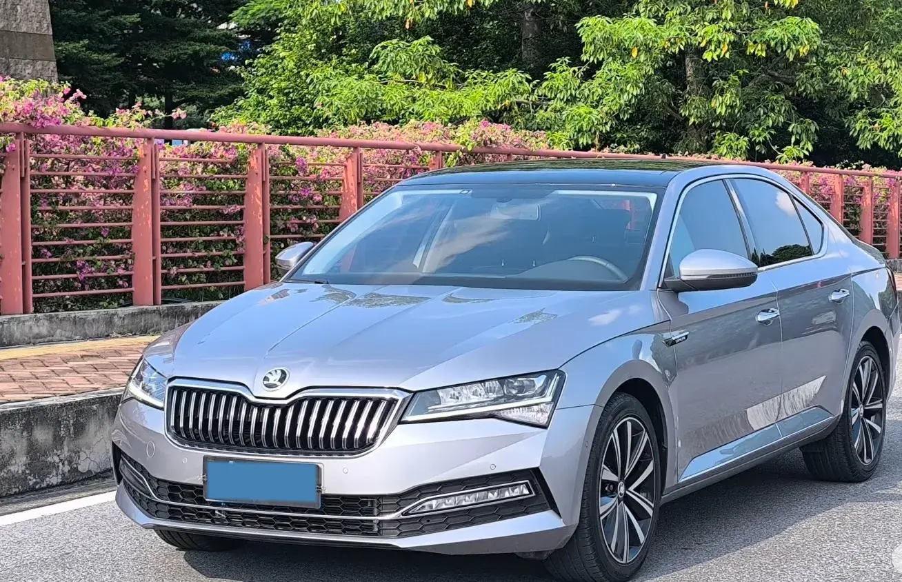 2022 Skoda Superb 1.4T 150HP L4 7DCT