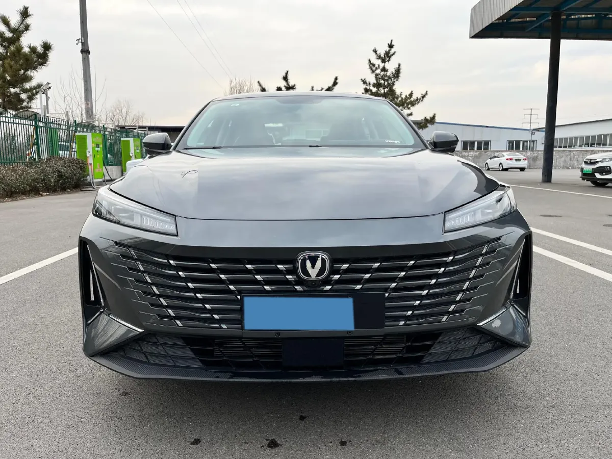 2025 ChangAn EadoPHEV 1.5L 98HP L4 E-CVT PHEV,autocango,china used car exporter,china ev exporter,chinese used car exporter,chinese used ev exporter