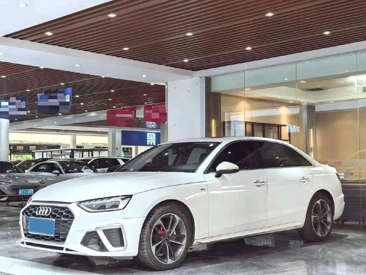 2023 Audi A4L 2.0T 190HP L4 7DCT