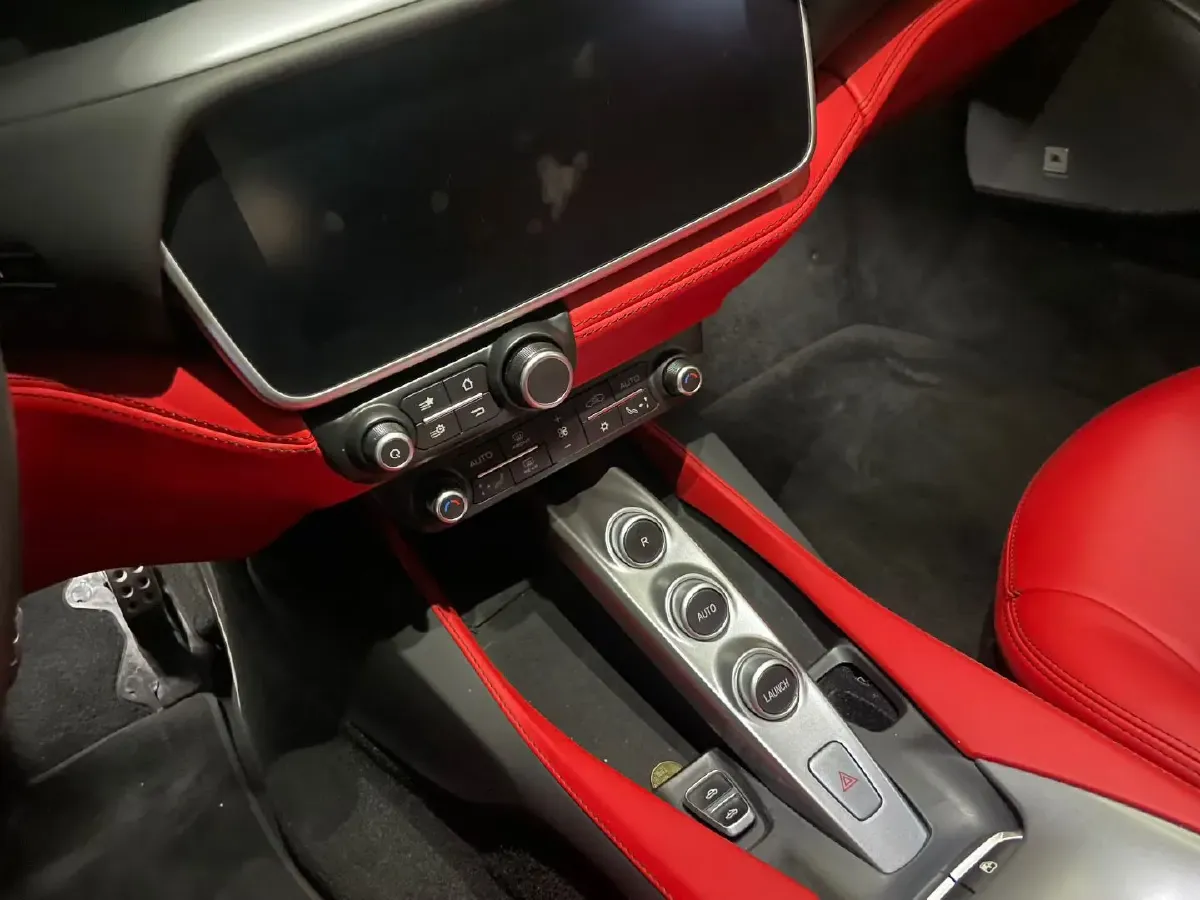 2018 Ferrari Portofino 3.9T 600HP V8 7DCT,autocango,china used car exporter,china ev exporter,chinese used car exporter,chinese used ev exporter