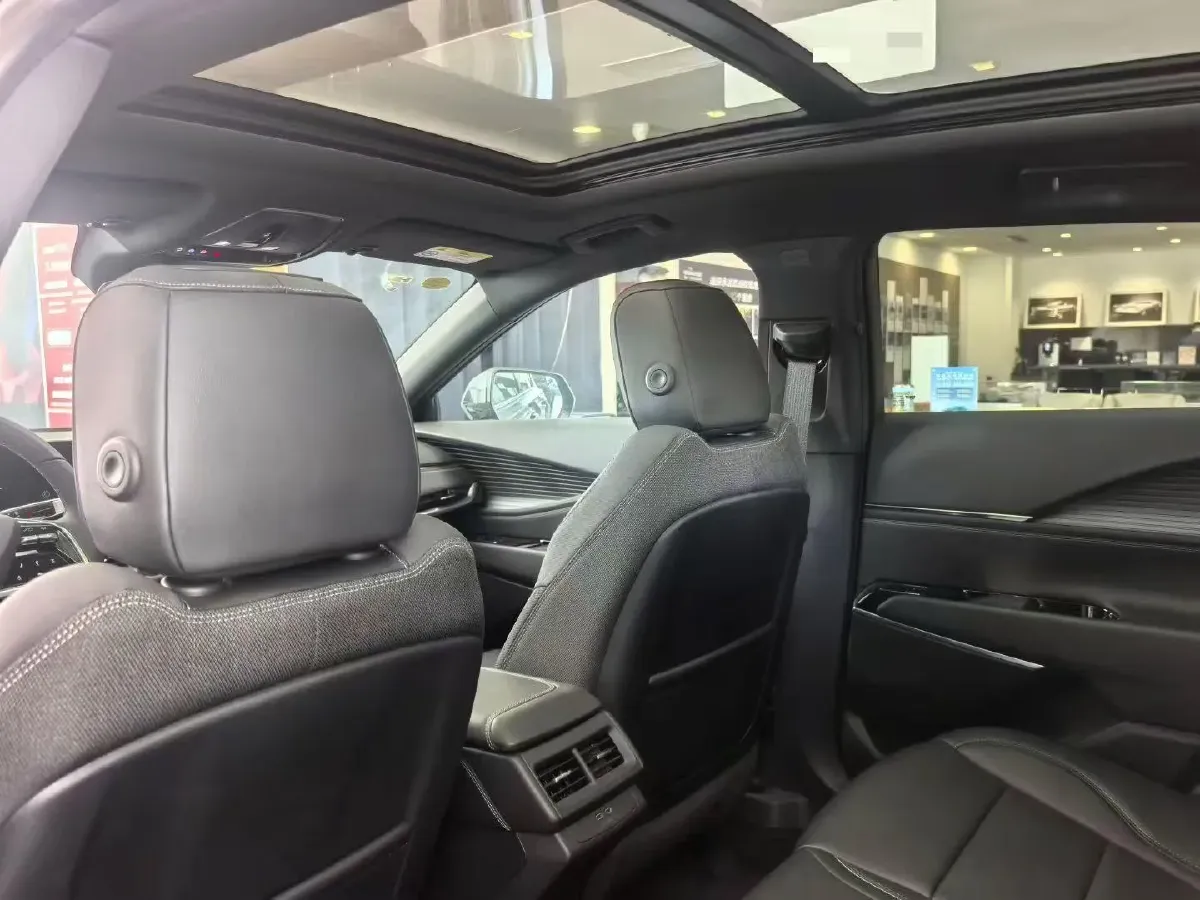 2023 Cadillac GT4 1.5T 211HP L4 9AT,autocango,china used car exporter,china ev exporter,chinese used car exporter,chinese used ev exporter