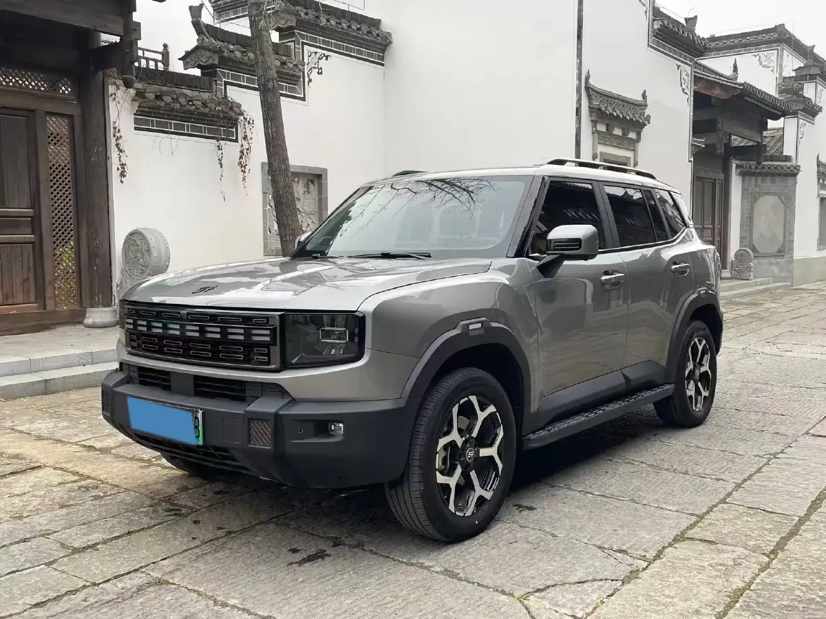 2025 MAXUS XinTu V70 2.0T 150HP L4 9AT