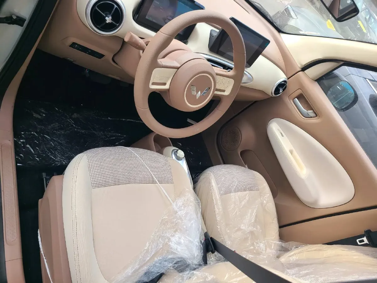 2025 WuLing HongGuang MINI EV BEV 16.2KWH,autocango,china used car exporter,china ev exporter,chinese used car exporter,chinese used ev exporter