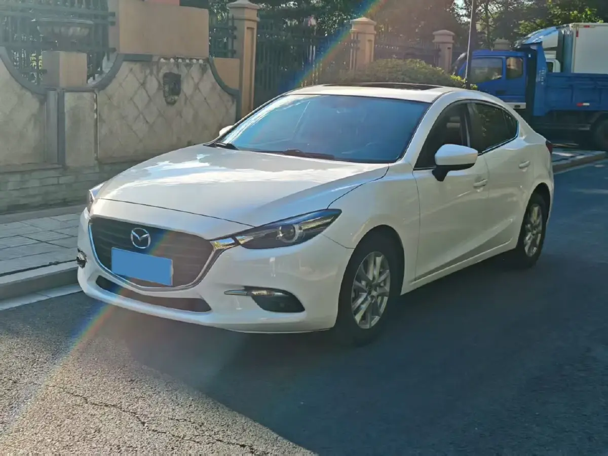 2017 Mazda 3 Axela 1.5L 117HP L4 6AT