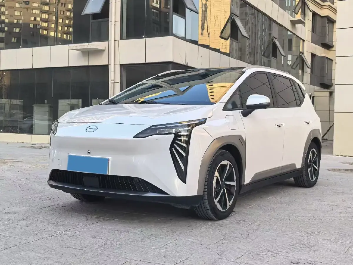 2023 Aion Y BEV 61.7KWH