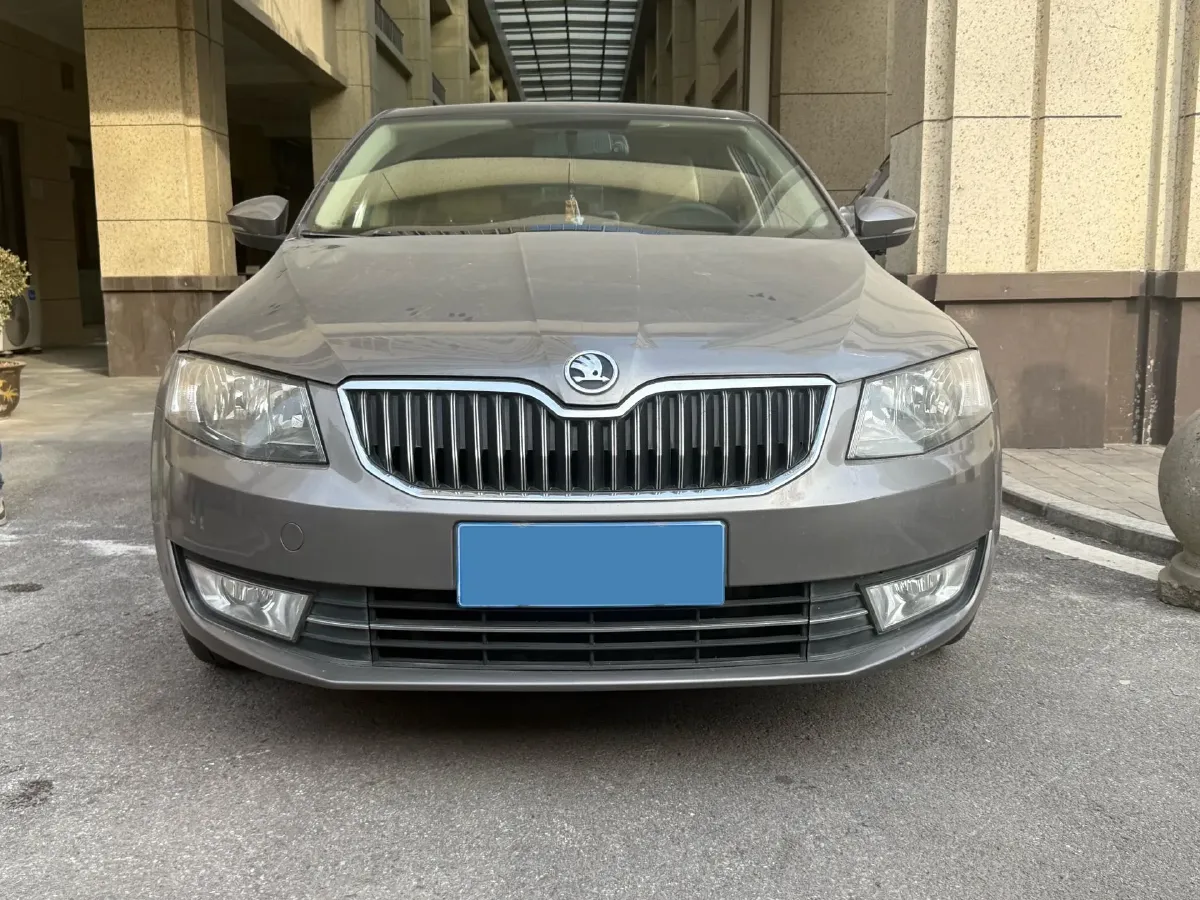 2015 Skoda Octavia 1.6L 110HP L4 6AT,autocango,china used car exporter,china ev exporter,chinese used car exporter,chinese used ev exporter