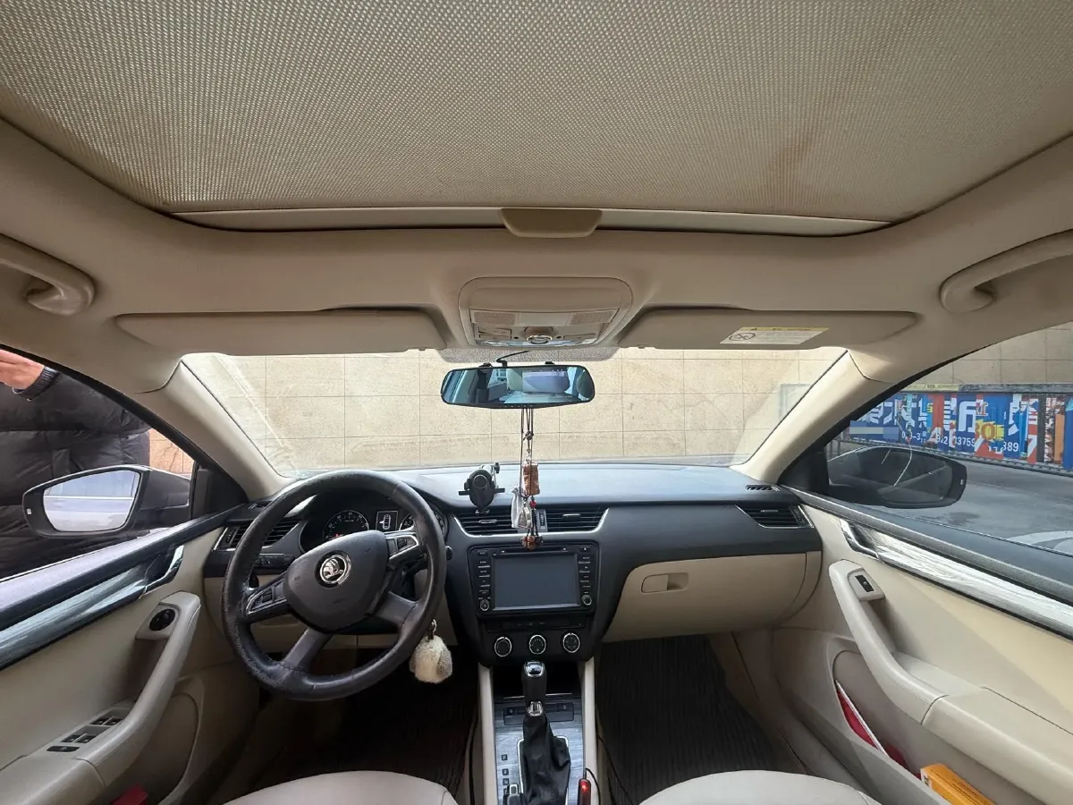 2015 Skoda Octavia 1.6L 110HP L4 6AT,autocango,china used car exporter,china ev exporter,chinese used car exporter,chinese used ev exporter