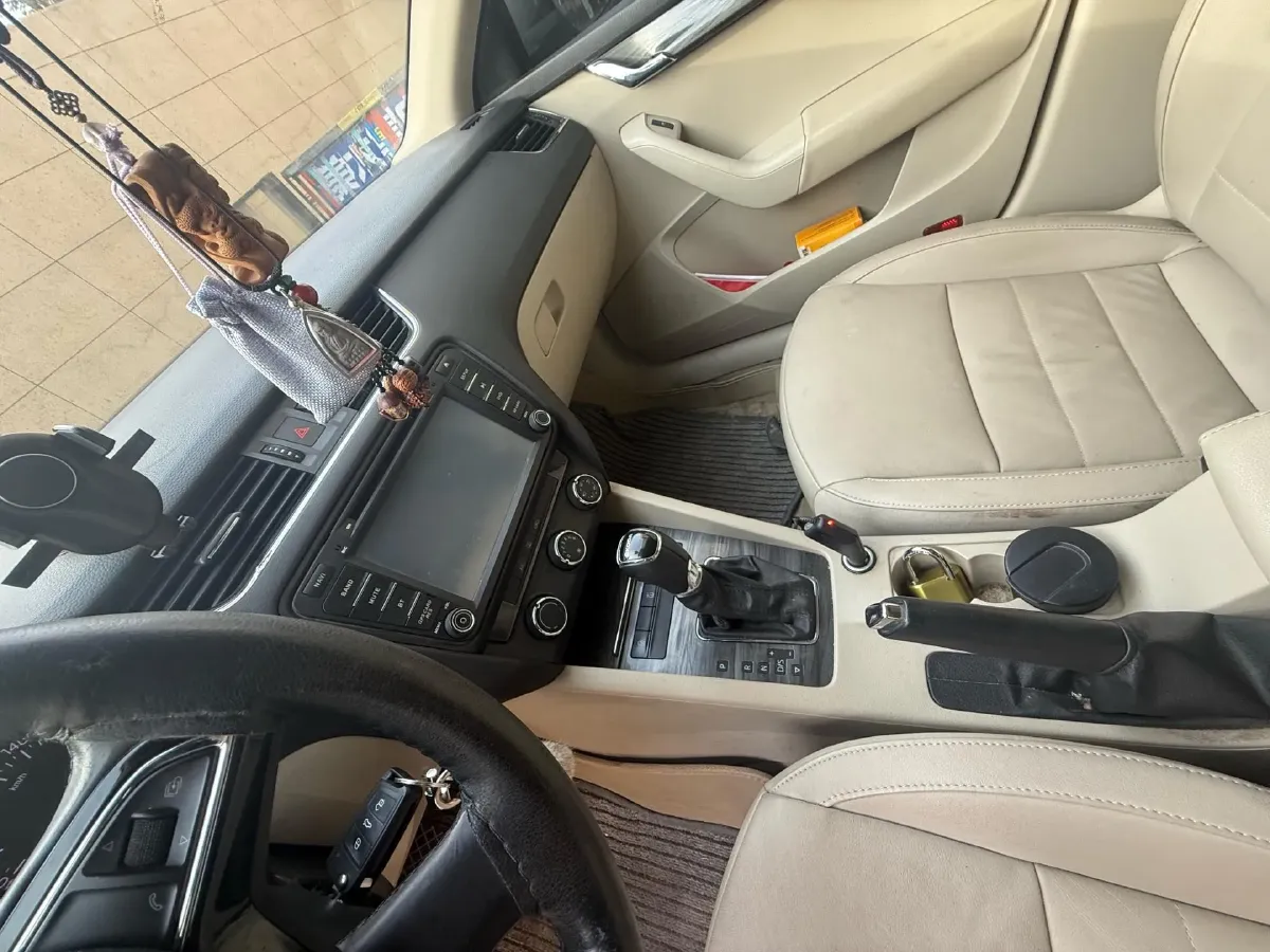 2015 Skoda Octavia 1.6L 110HP L4 6AT,autocango,china used car exporter,china ev exporter,chinese used car exporter,chinese used ev exporter