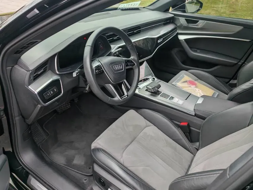 2023 Audi A6L 2.0T 245HP L4 7DCT,autocango,china used car exporter,china ev exporter,chinese used car exporter,chinese used ev exporter