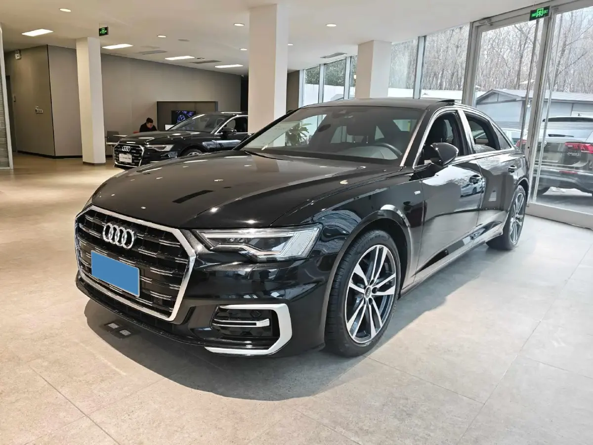 2023 Audi A6L 2.0T 190HP L4 7DCT