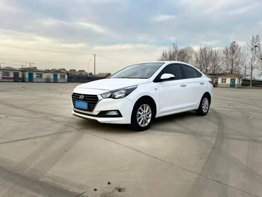 2016 Hyundai Verna 1.4L 100HP L4 6AT