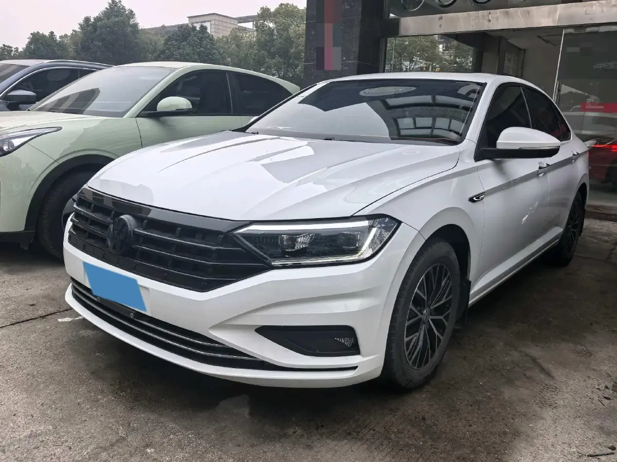 2020 Volkswagen Sagitar 1.2T 116HP L4 7DCT