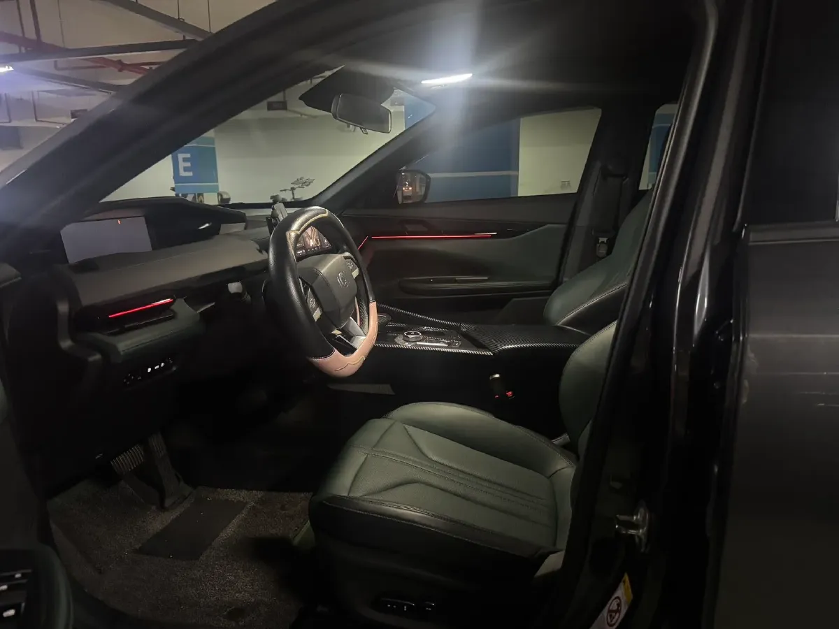 2023 Iveco DeYi 2.5T 122HP L4 6AT,autocango,china used car exporter,china ev exporter,chinese used car exporter,chinese used ev exporter