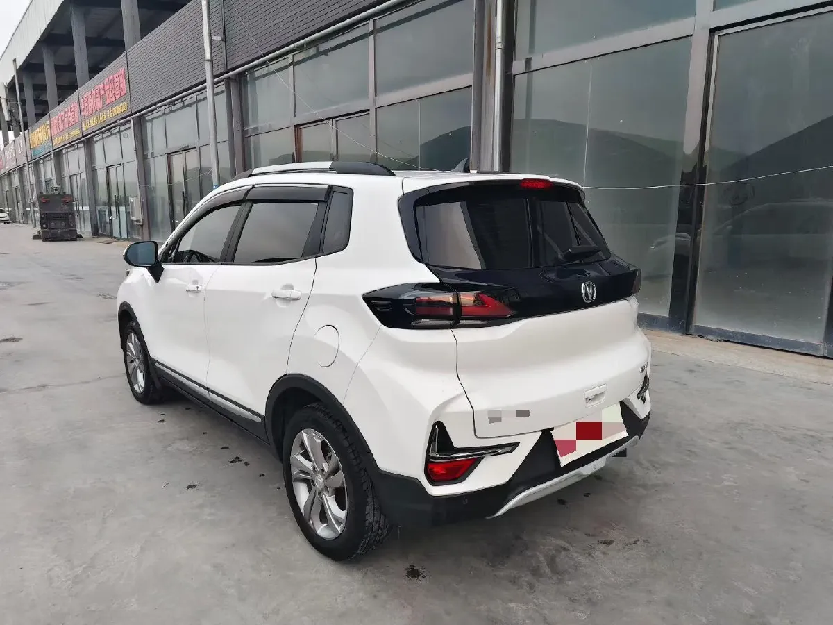 2021 ChangAn CS15 1.5L 107HP L4 5DCT,autocango,china used car exporter,china ev exporter,chinese used car exporter,chinese used ev exporter