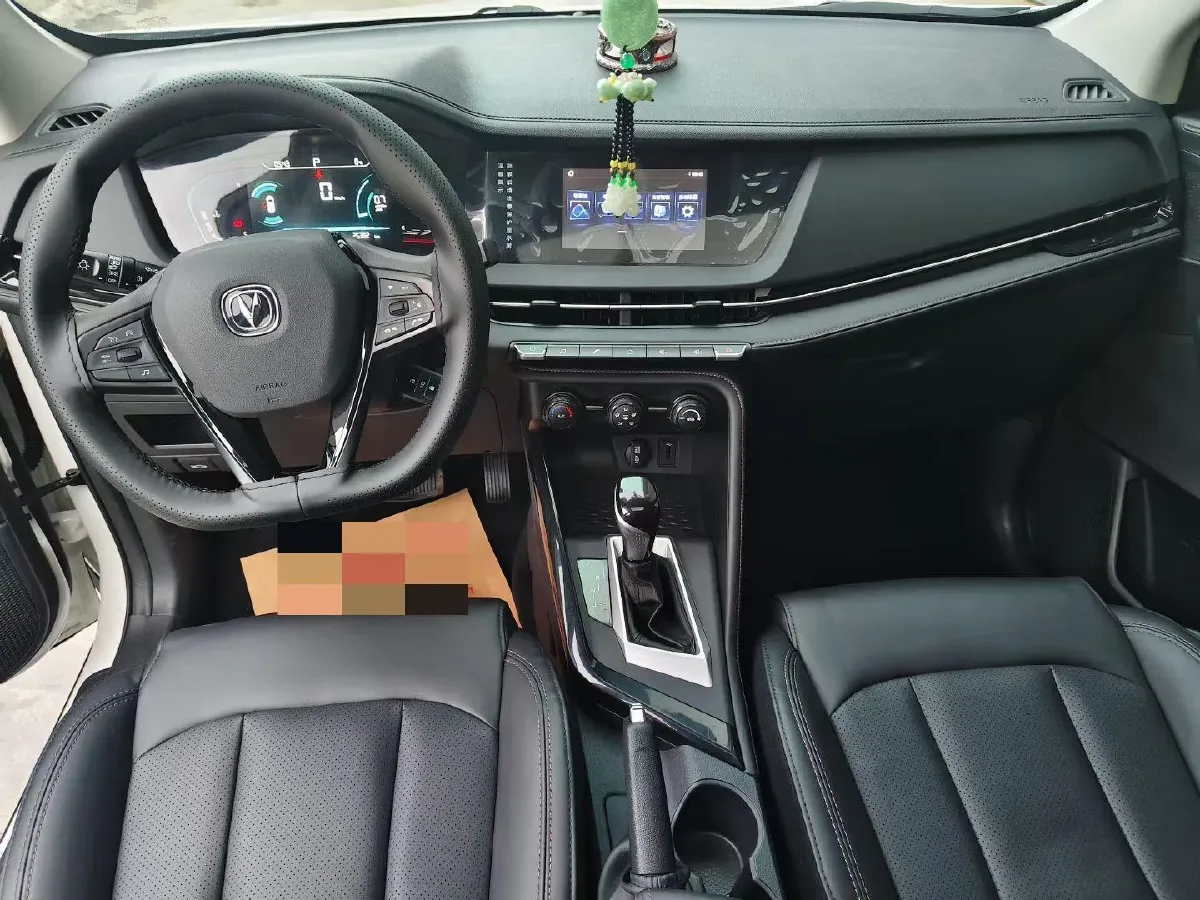 2021 ChangAn CS15 1.5L 107HP L4 5DCT,autocango,china used car exporter,china ev exporter,chinese used car exporter,chinese used ev exporter