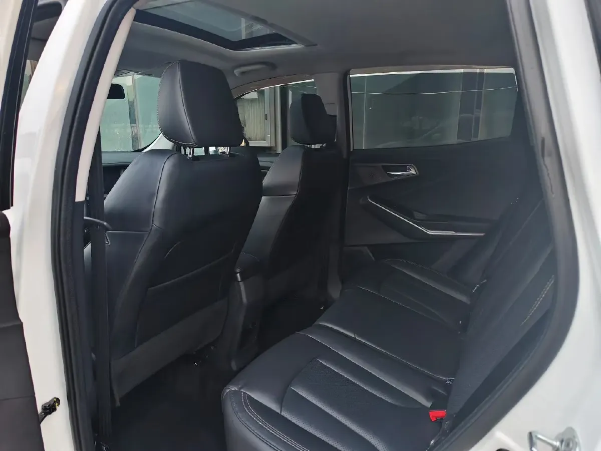 2021 ChangAn CS15 1.5L 107HP L4 5DCT,autocango,china used car exporter,china ev exporter,chinese used car exporter,chinese used ev exporter