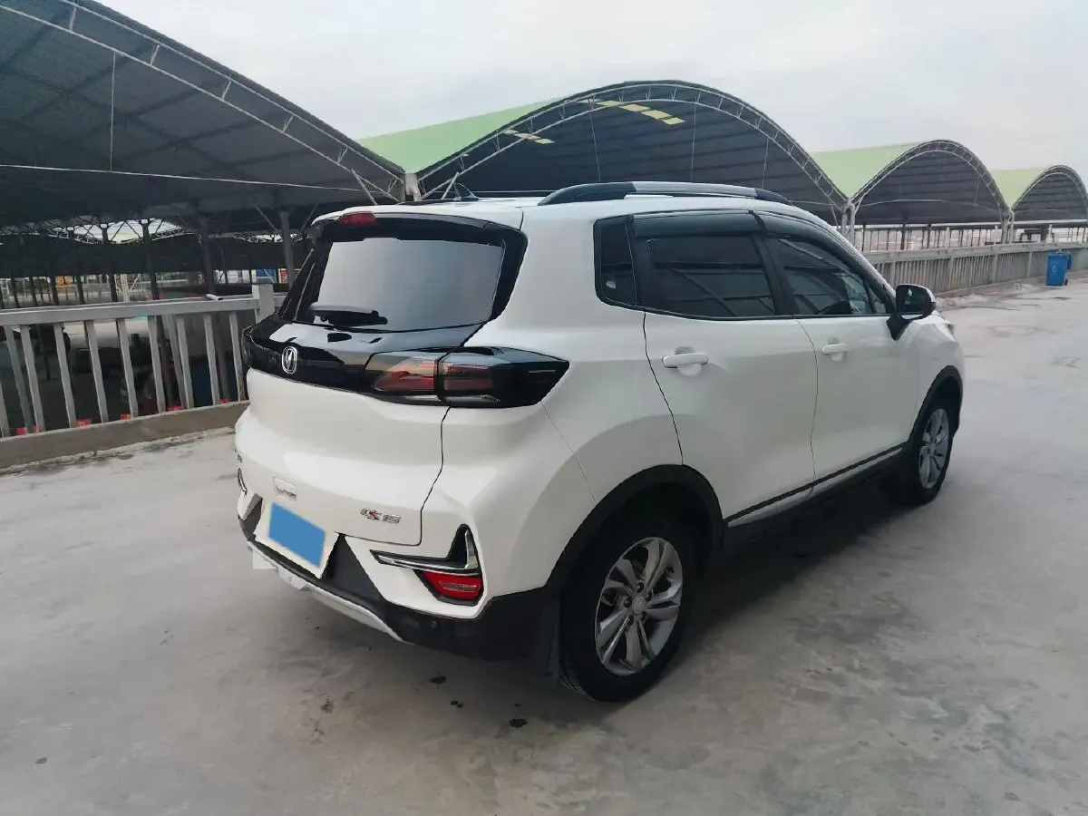 2021 ChangAn CS15 1.5L 107HP L4 5DCT,autocango,china used car exporter,china ev exporter,chinese used car exporter,chinese used ev exporter