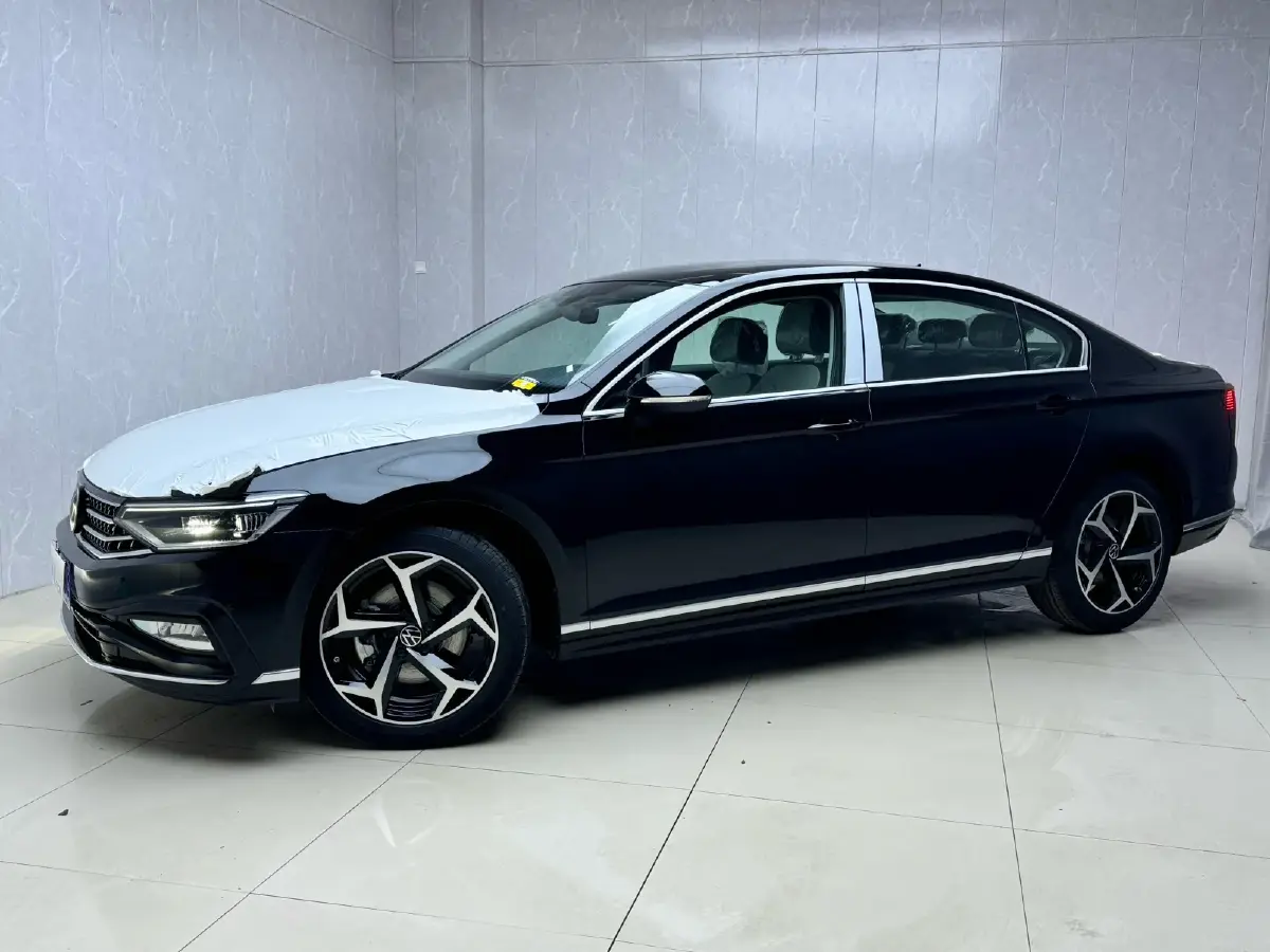 2025 Volkswagen Magotan 2.0T 186HP L4 7DCT