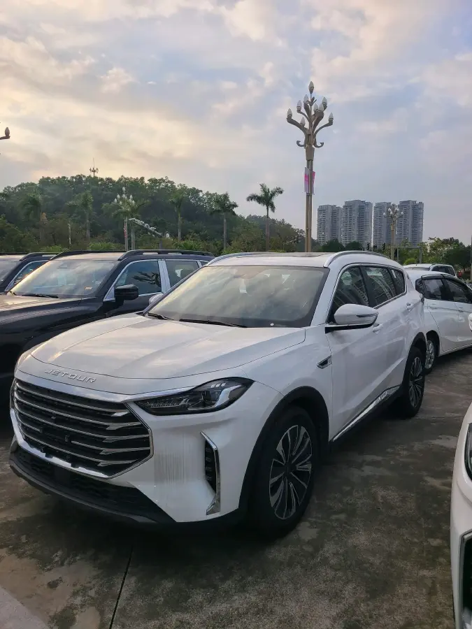 2025 Jetour X70 Plus 1.5T 156HP L4 CVT