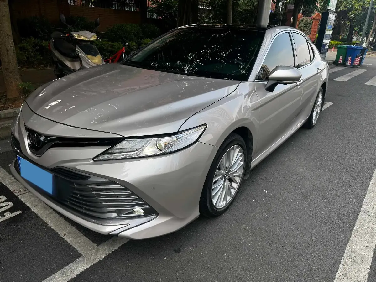 2019 Toyota Camry 2.5L 209HP L4 8AT