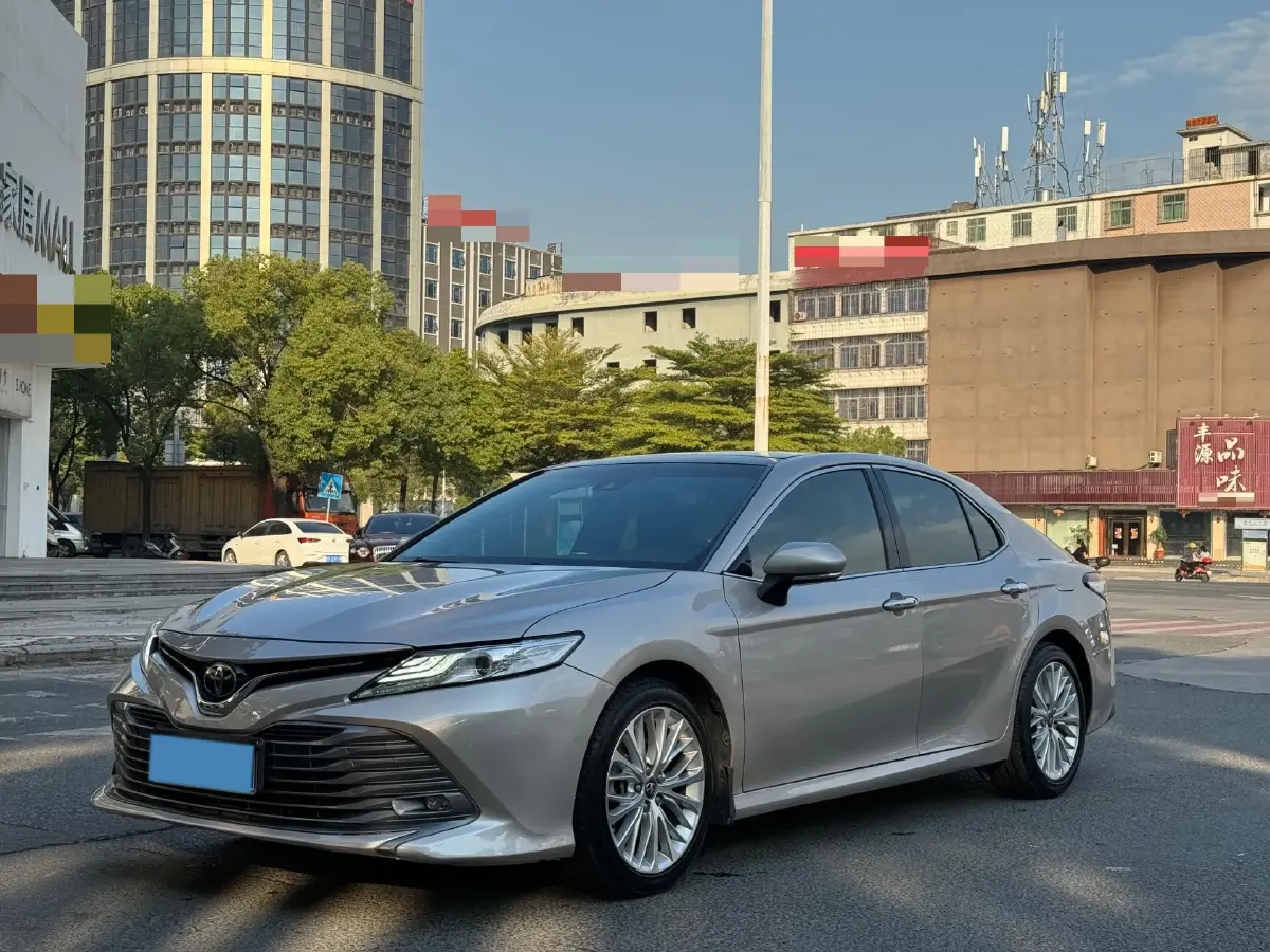 2019 Toyota Camry 2.5L 209HP L4 8AT