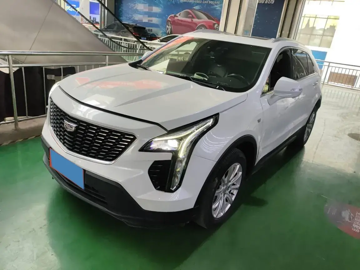 2018 Cadillac XT4 2.0T 241HP L4 9AT
