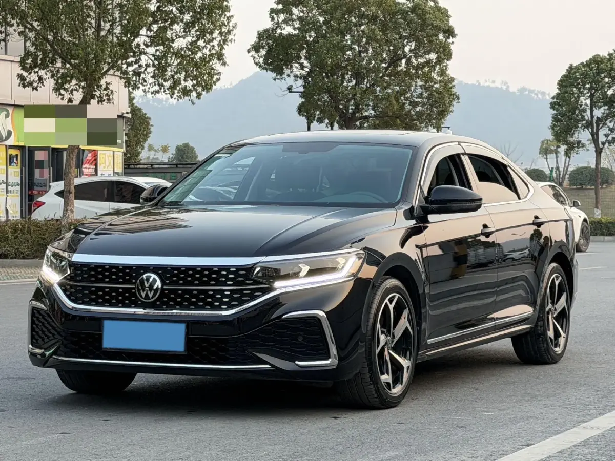 2024 Volkswagen Passat 2.0T 186HP L4 7DCT