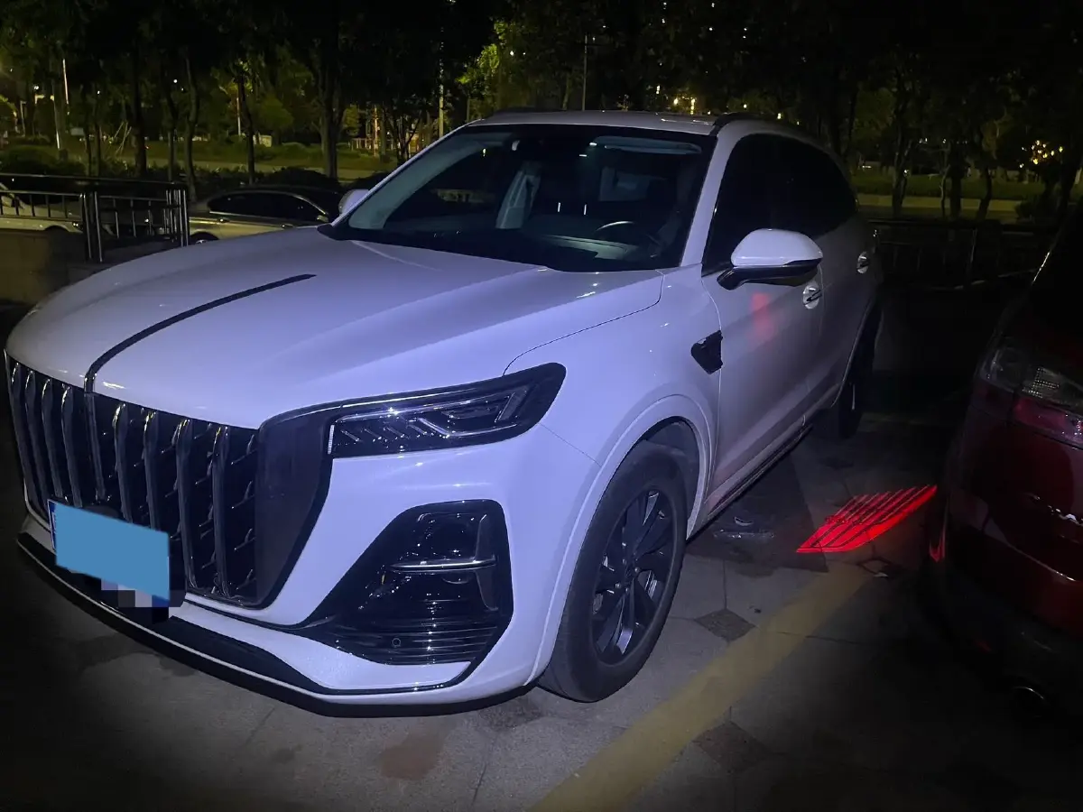 2023 HongQi HS5 2.0T 252HP L4 8AT
