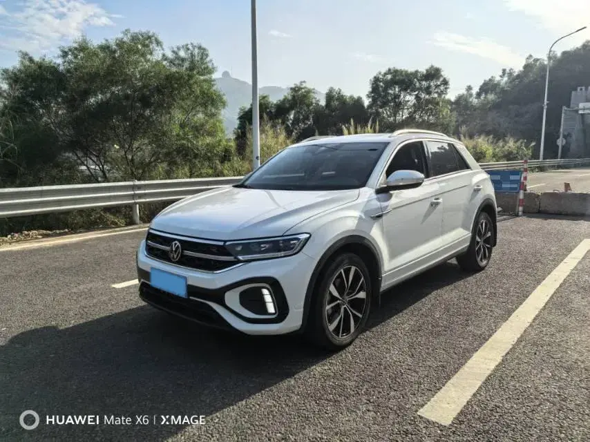 2023 Volkswagen T-Roc 1.5T 160HP L4 7DCT