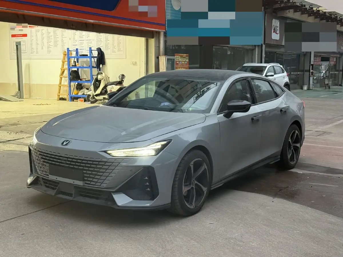 2022 ChangAn UNI-V 1.5T 188HP L4 7DCT