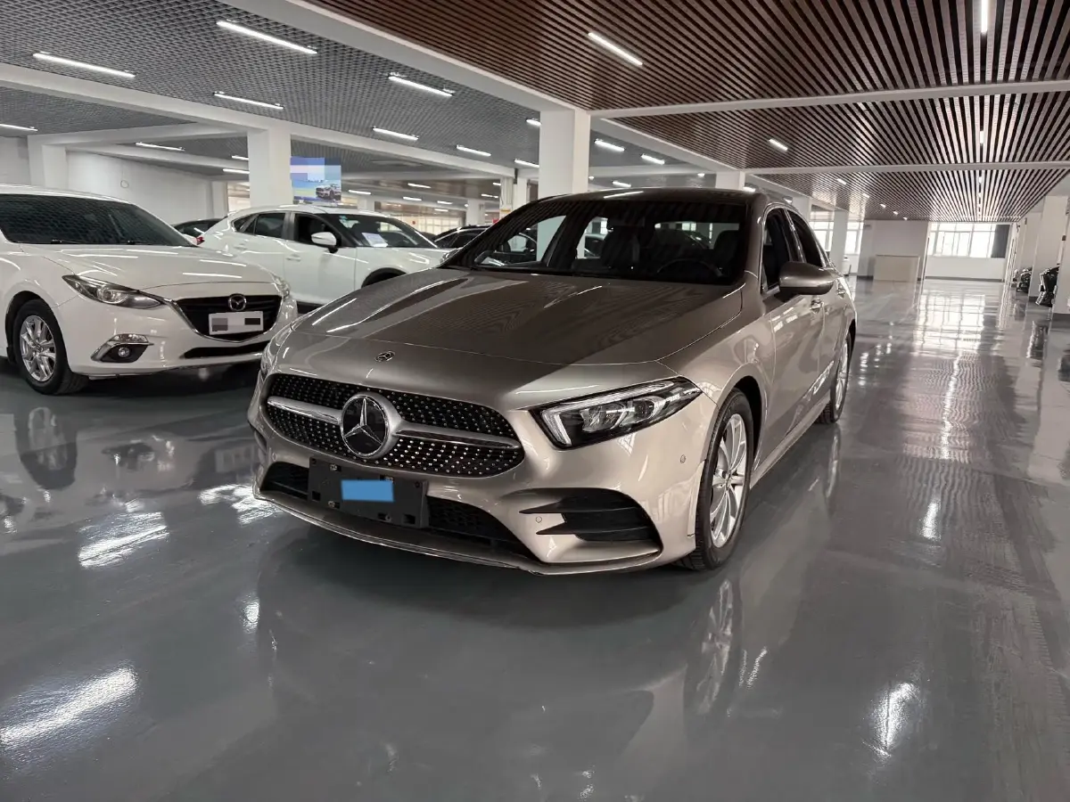 2020 Mercedes-Benz A Class 1.3T 163HP L4 7DCT