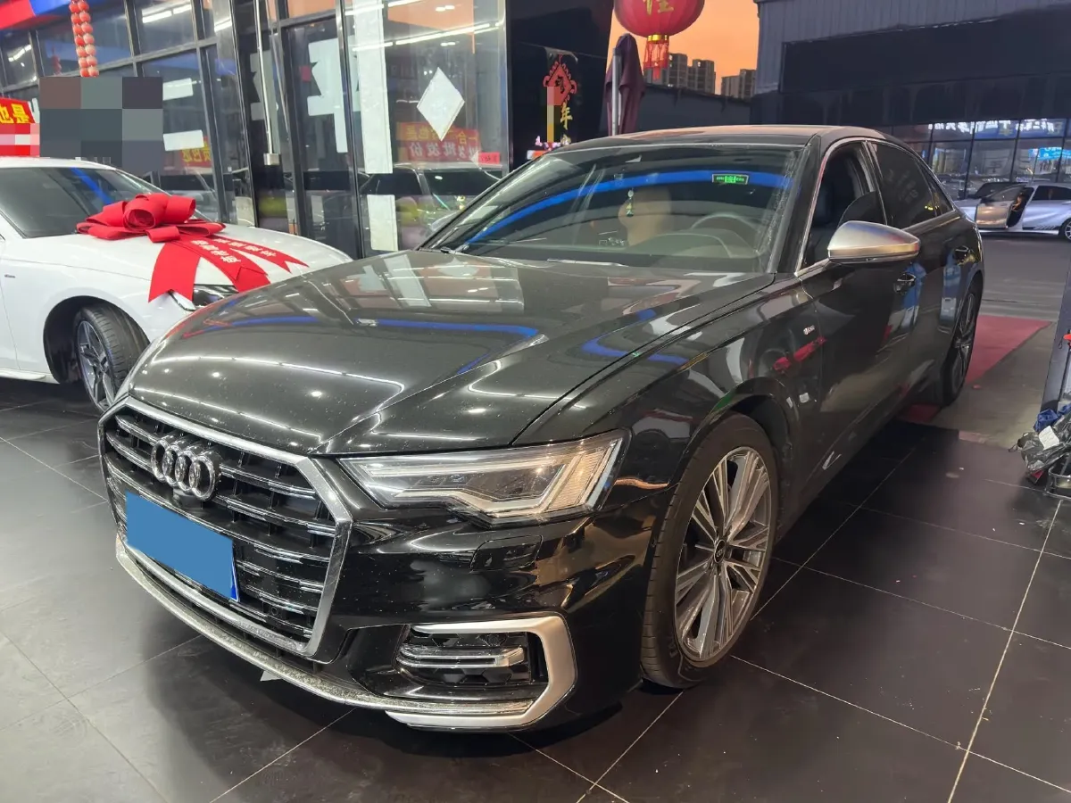 2025 Audi A6L 2.0T 245HP L4 7DCT,autocango,china used car exporter,china ev exporter,chinese used car exporter,chinese used ev exporter