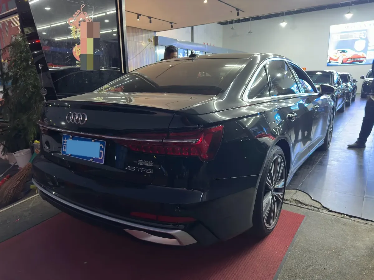 2025 Audi A6L 2.0T 245HP L4 7DCT,autocango,china used car exporter,china ev exporter,chinese used car exporter,chinese used ev exporter