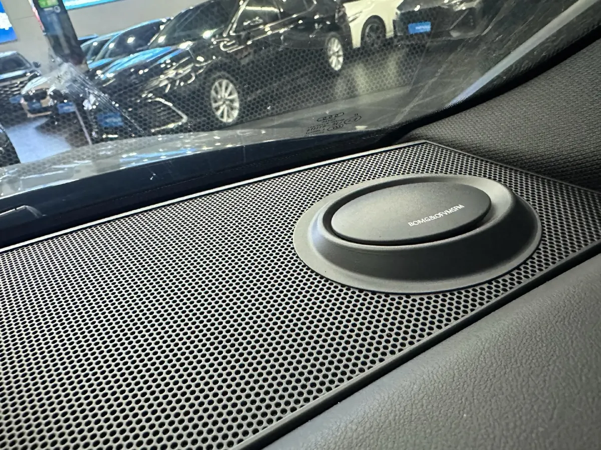 2025 Audi A6L 2.0T 245HP L4 7DCT,autocango,china used car exporter,china ev exporter,chinese used car exporter,chinese used ev exporter