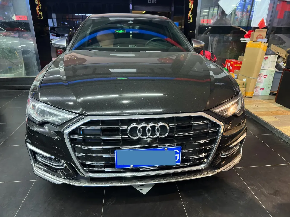 2025 Audi A6L 2.0T 245HP L4 7DCT,autocango,china used car exporter,china ev exporter,chinese used car exporter,chinese used ev exporter