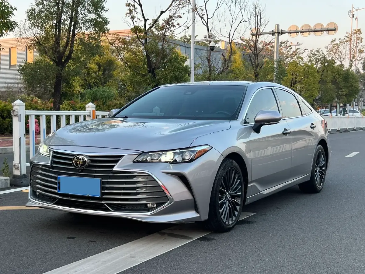 2019 Toyota Avalon 2.5L 209HP L4 8AT