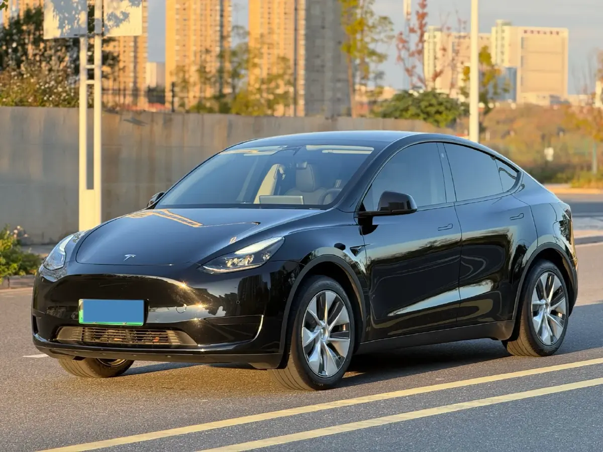 2022 Tesla Model Y BEV 60KWH