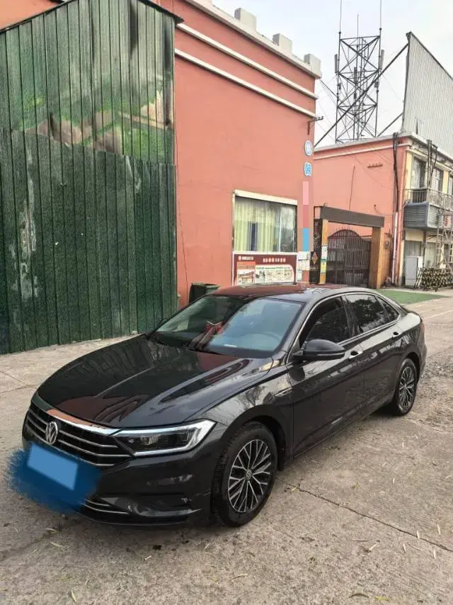 2020 Volkswagen Sagitar 1.2T 116HP L4 7DCT