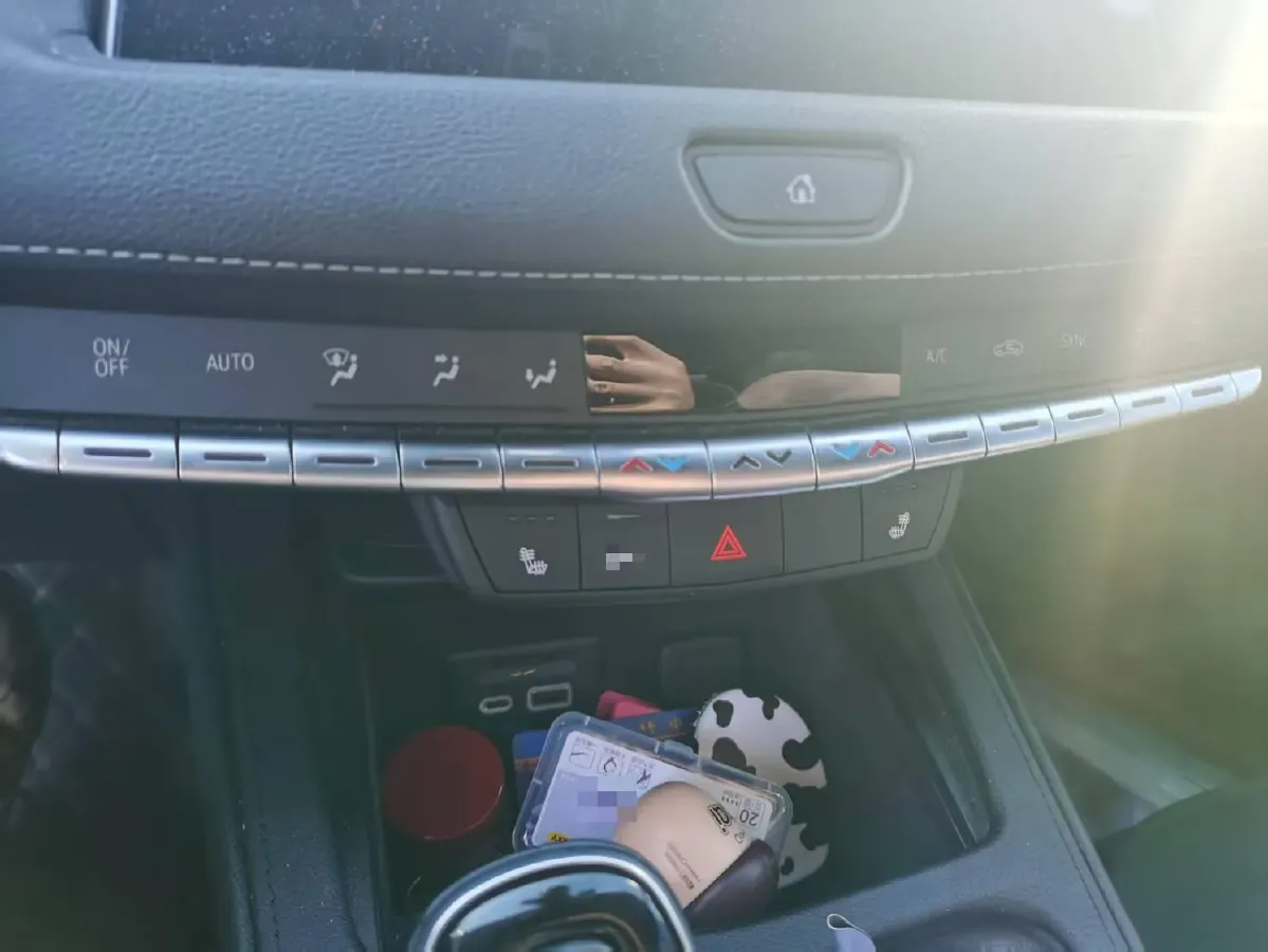 2020 Cadillac XT4 2.0T 241HP L4 9AT,autocango,china used car exporter,china ev exporter,chinese used car exporter,chinese used ev exporter