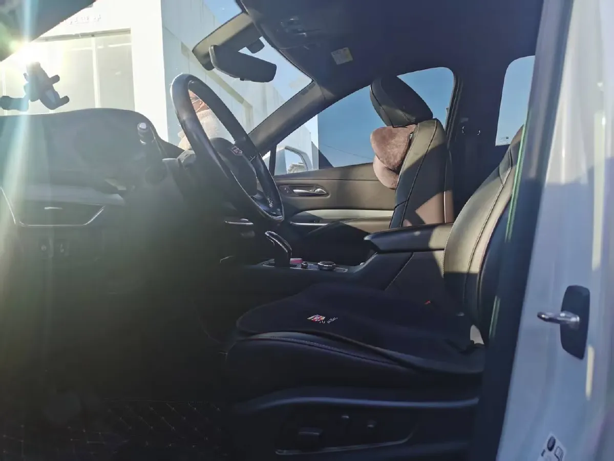 2020 Cadillac XT4 2.0T 241HP L4 9AT,autocango,china used car exporter,china ev exporter,chinese used car exporter,chinese used ev exporter